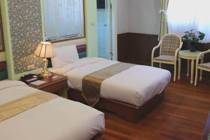 Room 15 of 122