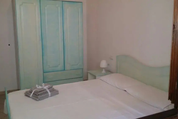 Room 4 of 15