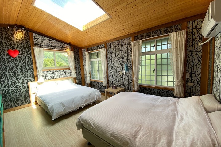 Room 11 of 51
