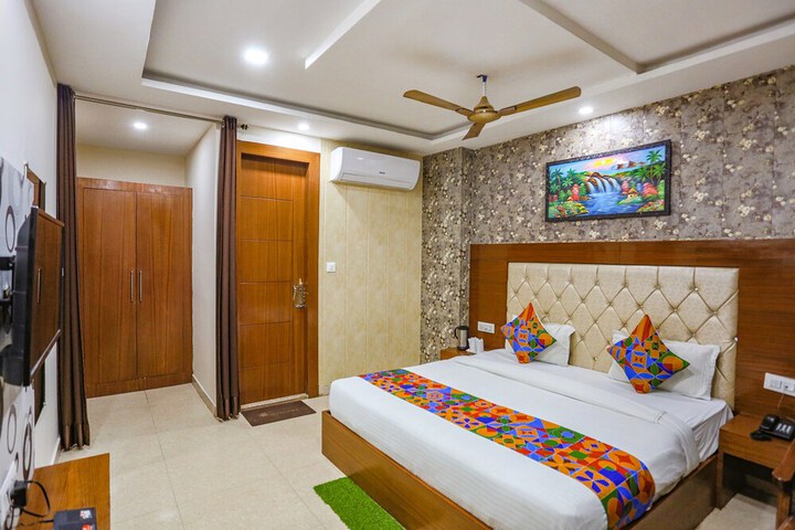 Room 13 of 48