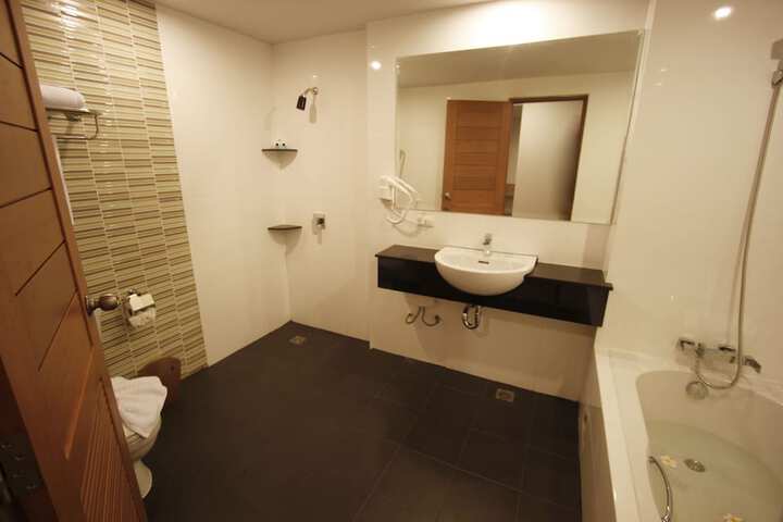 Room 20 of 42