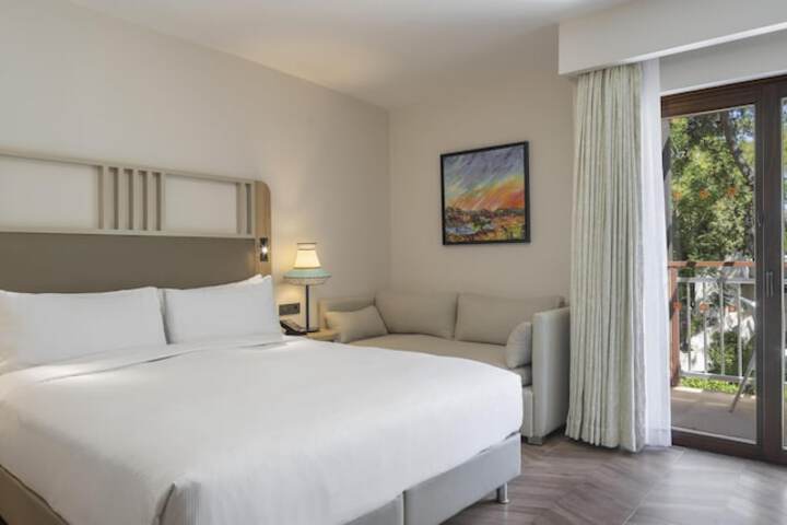 Room 46 of 163