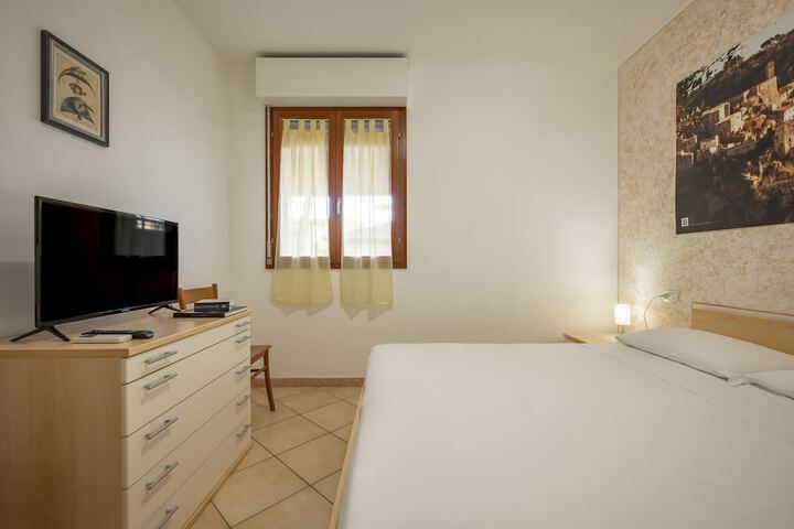 Room 10 of 133