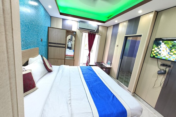 Room 6 of 24
