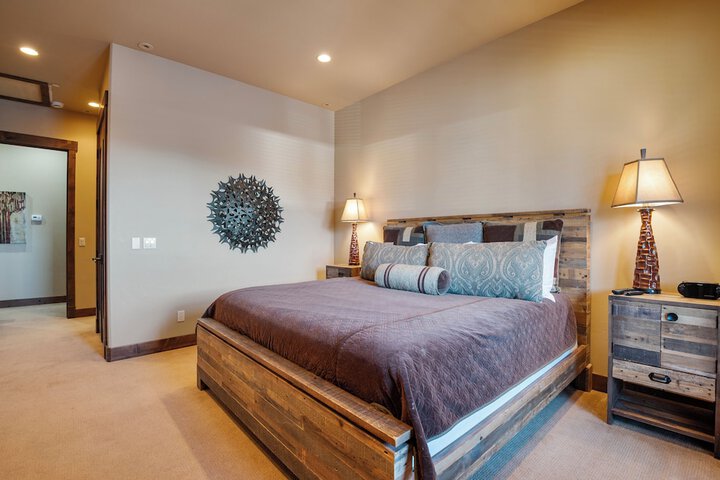Room 3 of 38