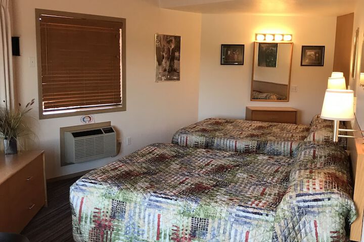 Room 8 of 76