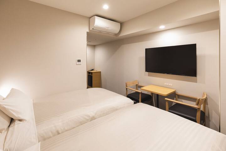 Room 14 of 75