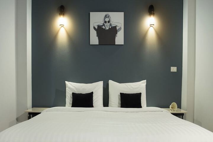 Room 2 of 42