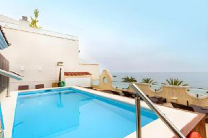 Hotel Pool