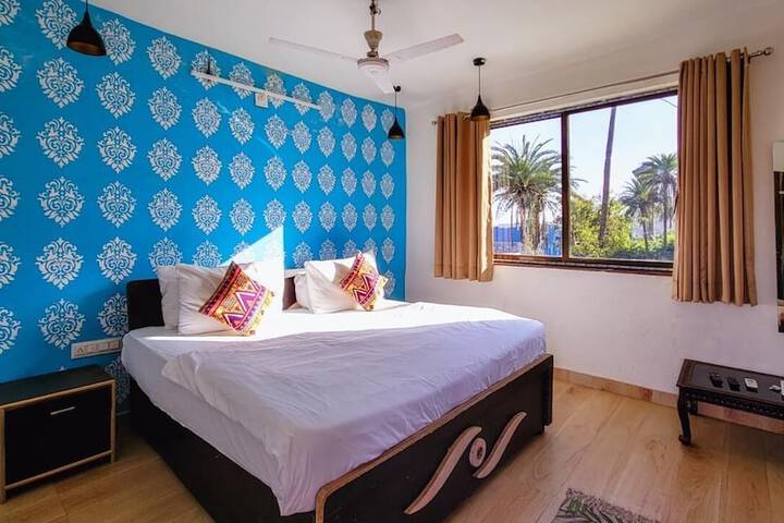 Room 3 of 34