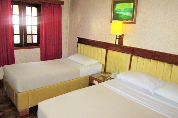 Room 12 of 39