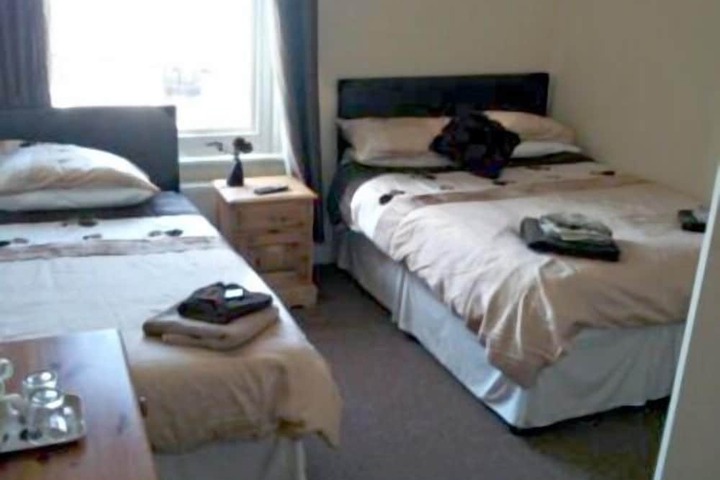 Room 3 of 8