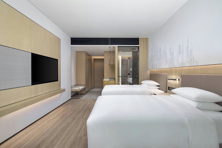 Room 16 of 39