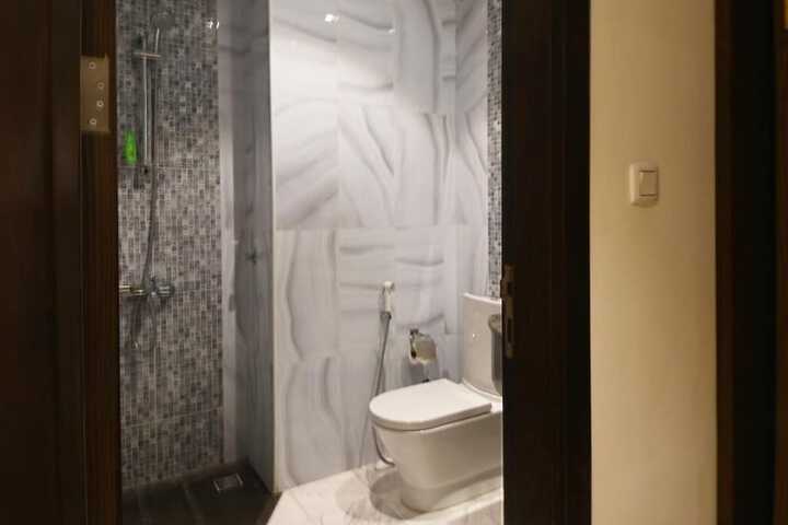 Room 12 of 15