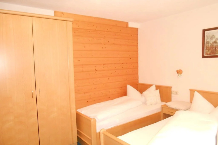 Room 2 of 11