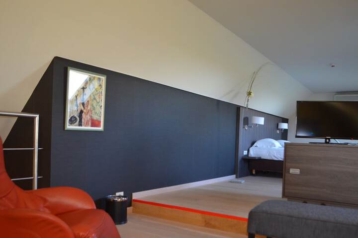 Room 8 of 63