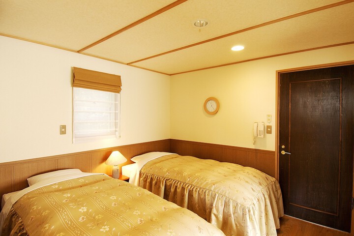 Room 8 of 86