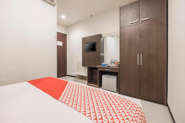 Room 18 of 27