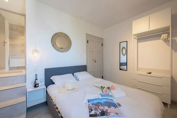 Room 2 of 13
