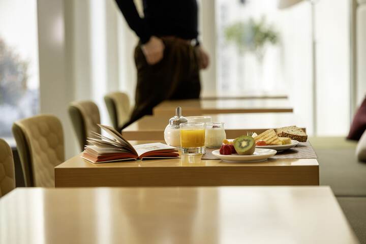 Breakfast/Coffee Service 40 of 56