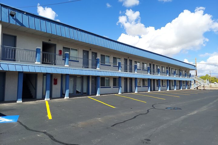 Hotel 5 of 6