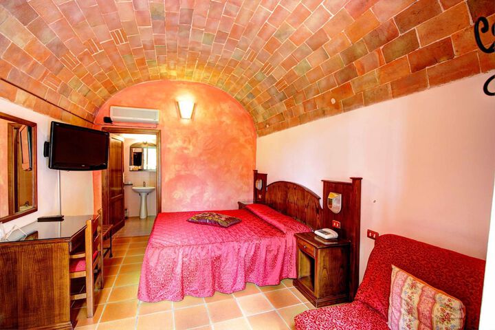 Room 14 of 96