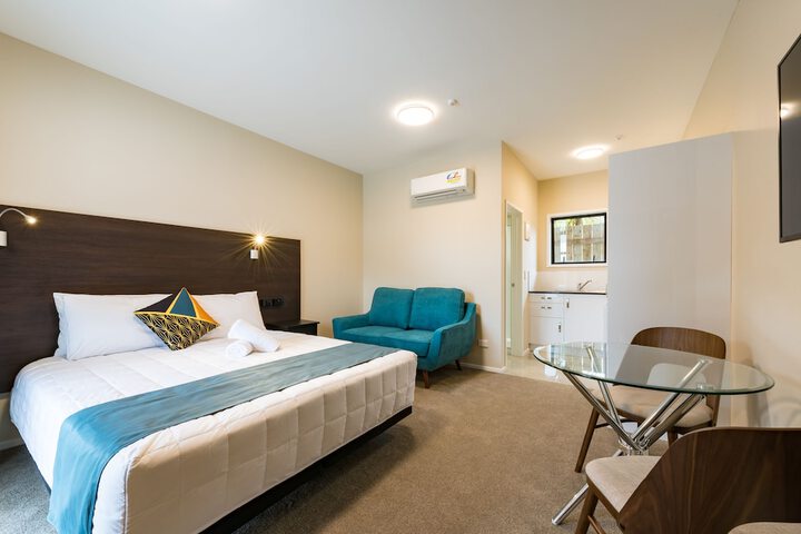 Room 33 of 70