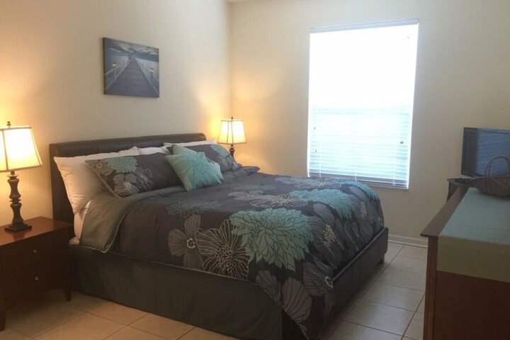 Room 5 of 62