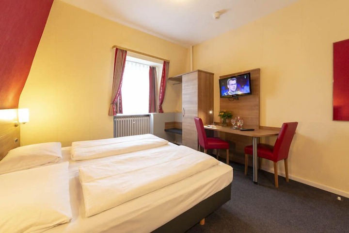 Room 2 of 52