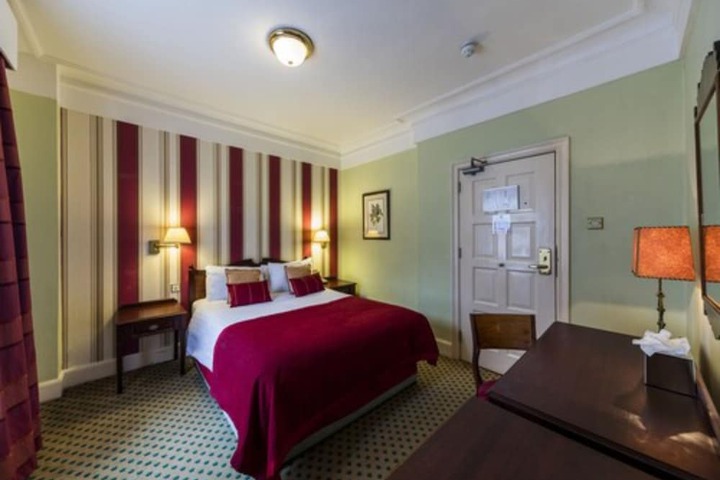 Room 12 of 36