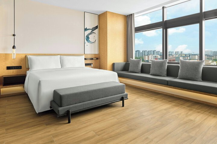 Room 13 of 31