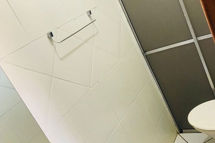 Room 17 of 35