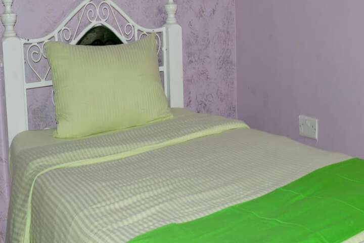 Room 6 of 44