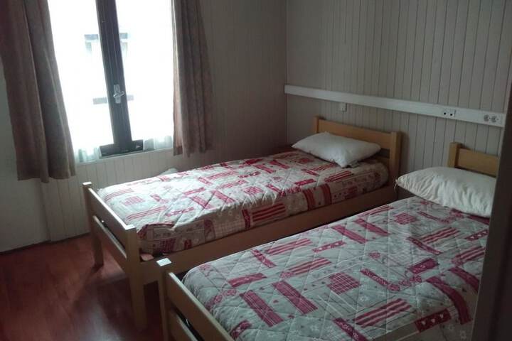 Room 5 of 50