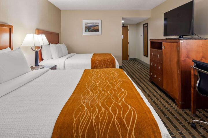 2 Queen Beds High Speed Internet 1st Flr Micro Refridgerator Full Breakfast (8 of 11)