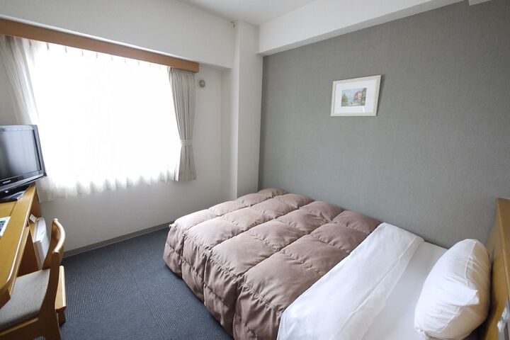 Room 4 of 24
