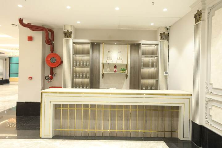 Ballroom/Hall 104 of 117