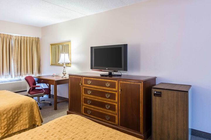 2 Double Beds (9 of 9)