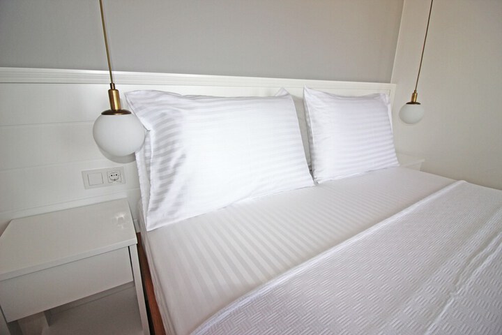 Room 5 of 37
