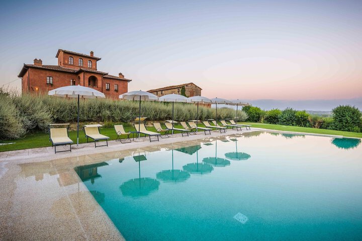 Hotel with Pool
