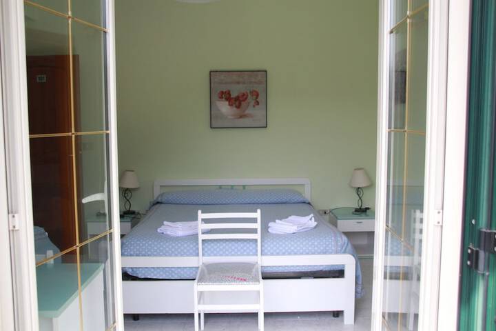 Room 9 of 68