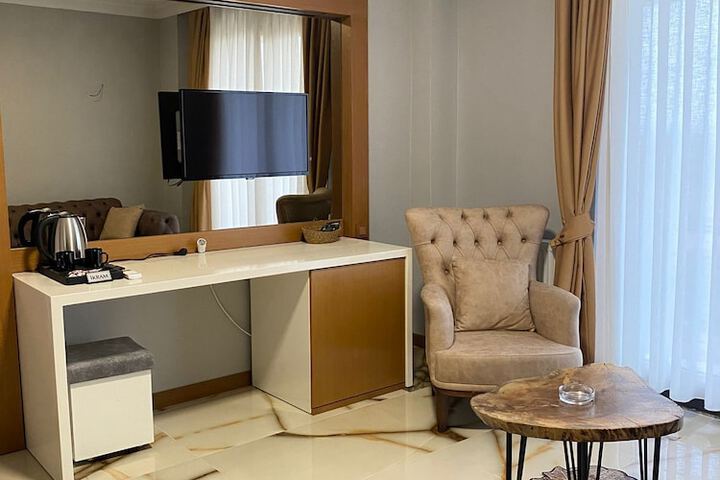 Room 9 of 23