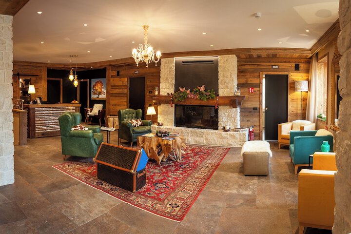 Hotel Interior 7 of 98