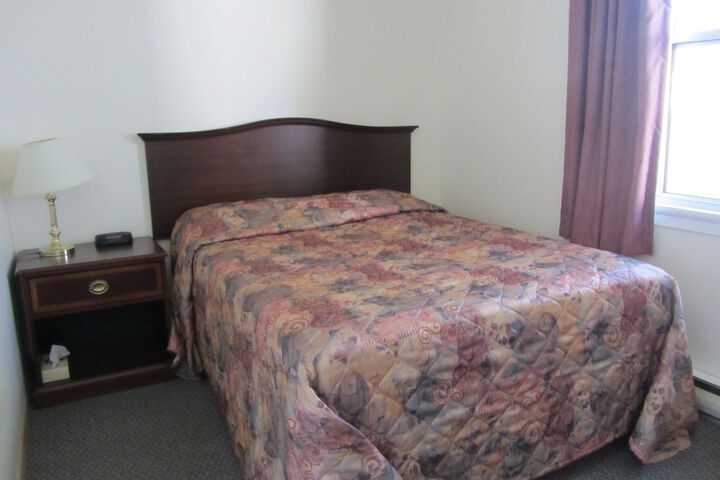 Room 4 of 33