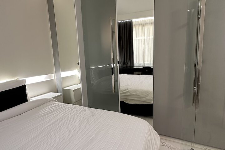 Room 12 of 68
