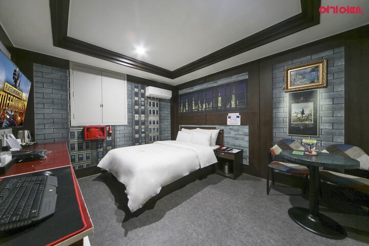 Room 27 of 55