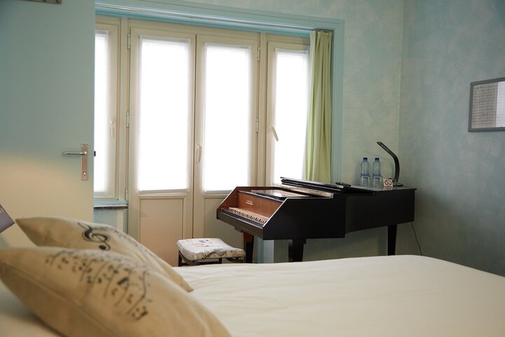 Room 13 of 64