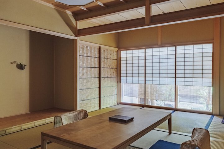 Room 17 of 60