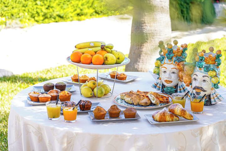 Breakfast/Coffee Service 60 of 72