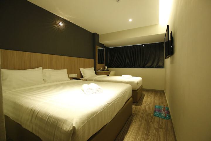 Room 5 of 43